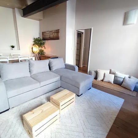 Esquiros Apartment *